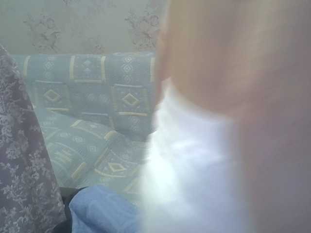 Red-Rose-777's BongaCams show and profile