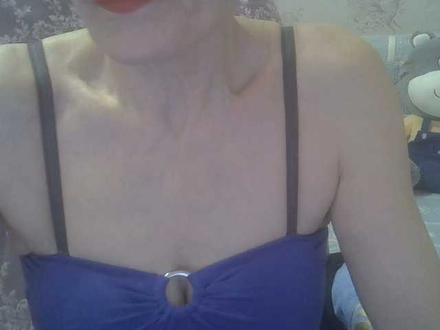 Red-Rose-777's BongaCams show and profile