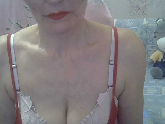 Red-Rose-777's BongaCams show and profile