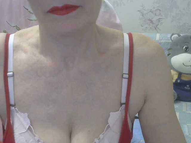 Red-Rose-777's BongaCams show and profile