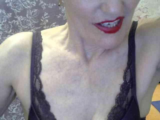 Red-Rose-777 webcam