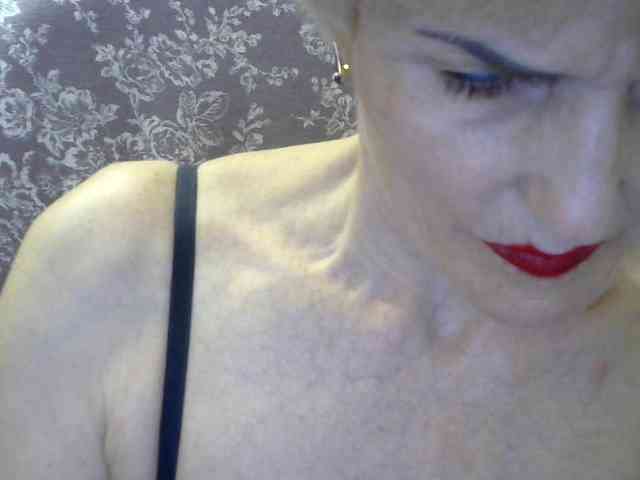 Red-Rose-777 webcam