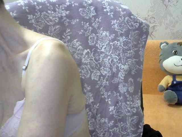 Red-Rose-777 webcam