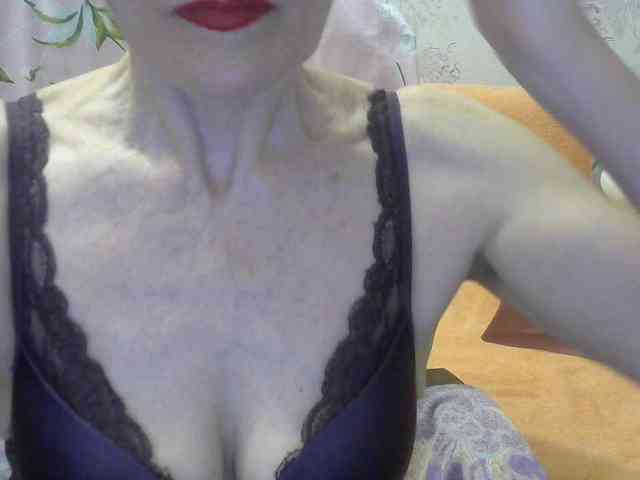 Red-Rose-777 webcam