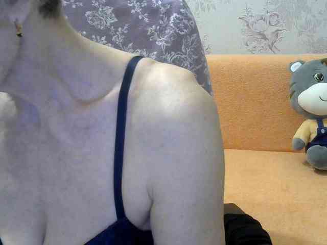 Red-Rose-777 webcam