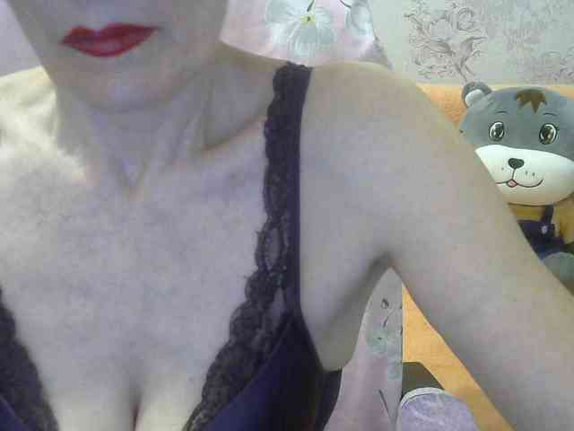 Red-Rose-777 Live Webcam on BongaCams