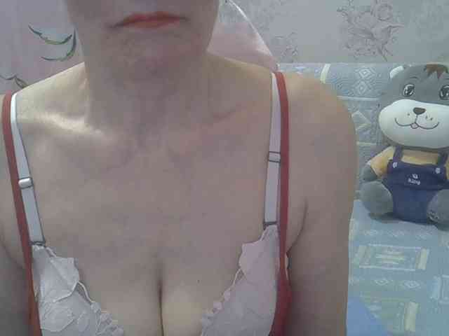 Red-Rose-777 Live Webcam on BongaCams