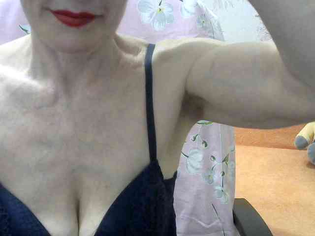 Red-Rose-777 webcam