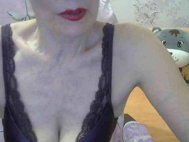 Red-Rose-777 Live Webcam on BongaCams