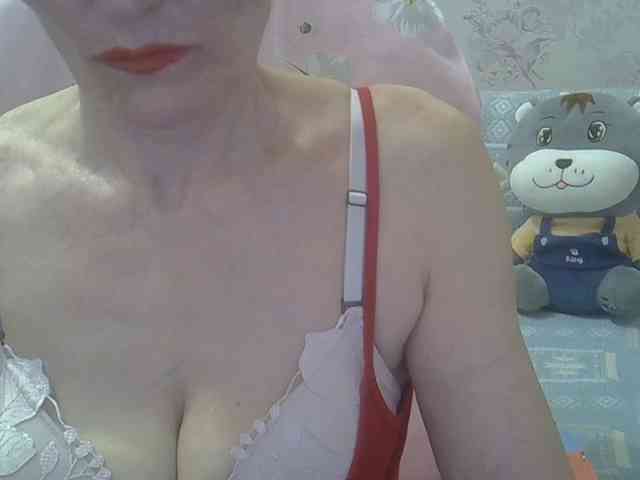 Red-Rose-777 Live Webcam on BongaCams