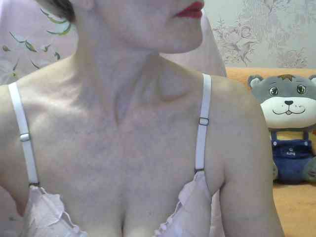 Red-Rose-777 webcam