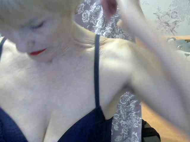 Red-Rose-777 webcam