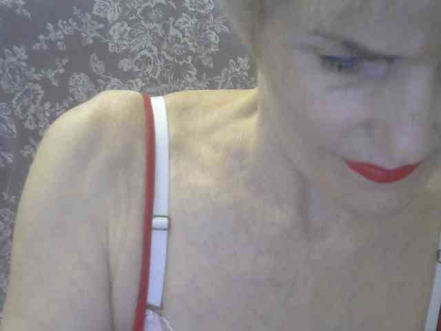 Red-Rose-777 Live Webcam on BongaCams