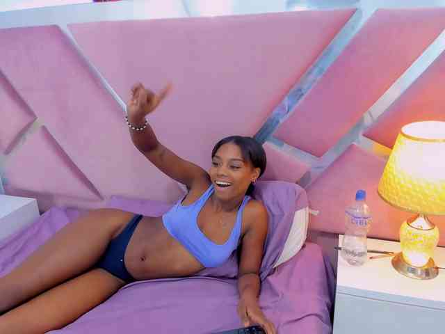 Ebonymore06 webcam