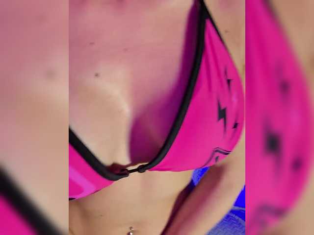 Pussechka's BongaCams show and profile