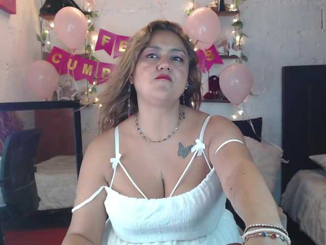 missrosariostepmoan's BongaCams show and profile