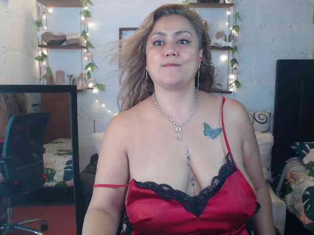 missrosariostepmoan webcam
