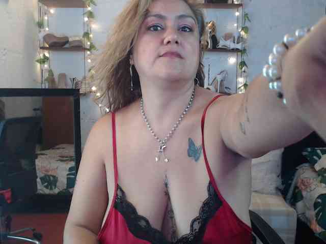 missrosariostepmoan webcam