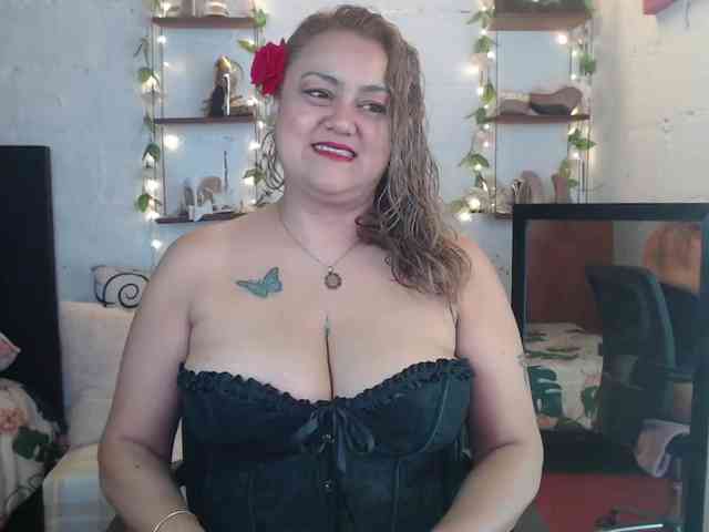missrosariostepmoan webcam