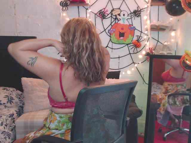 missrosariostepmoan webcam