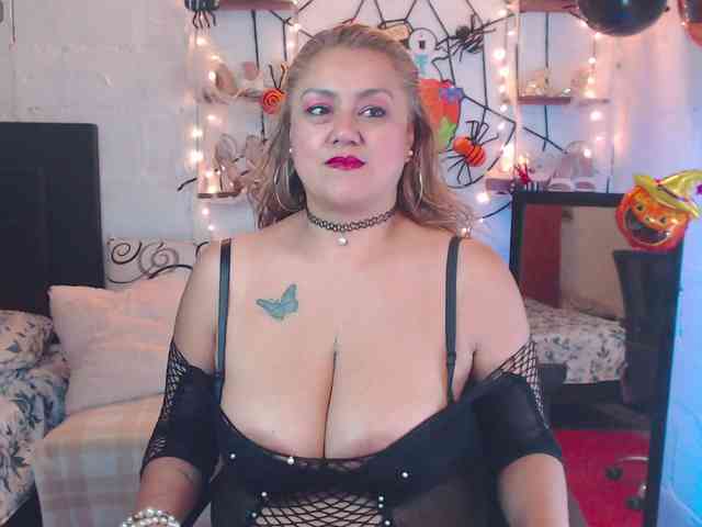 missrosariostepmoan webcam