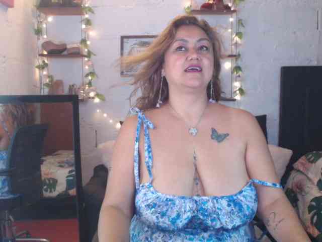 missrosariostepmoan webcam