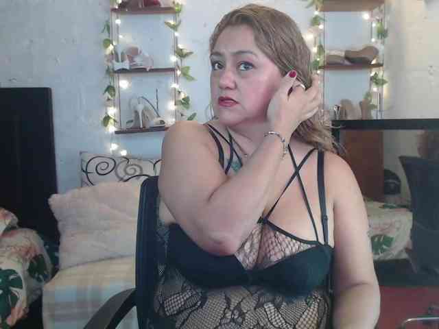 missrosariostepmoan webcam