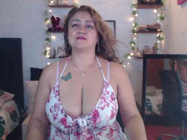 missrosariostepmoan webcam