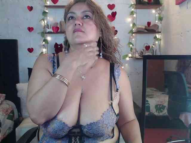 missrosariostepmoan webcam