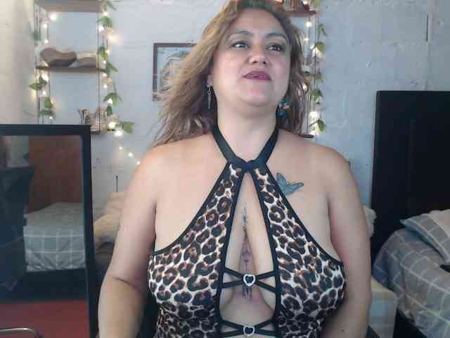 missrosariostepmoan webcam