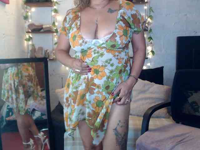 missrosariostepmoan webcam