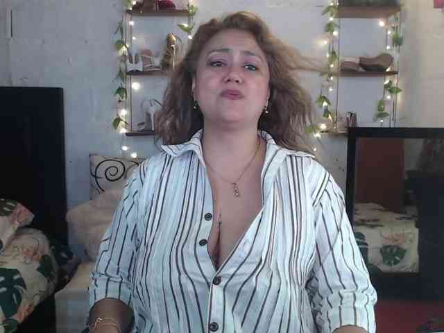 missrosariostepmoan webcam