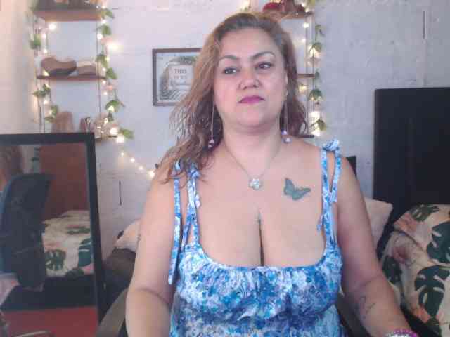 missrosariostepmoan webcam