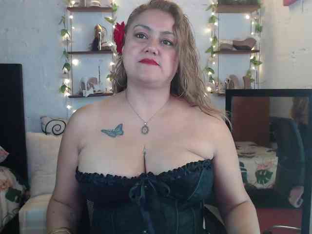 missrosariostepmoan webcam