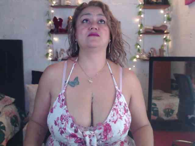 missrosariostepmoan webcam