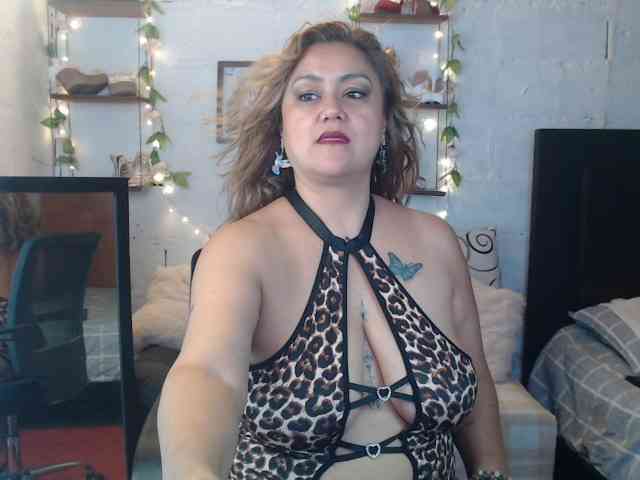 missrosariostepmoan webcam