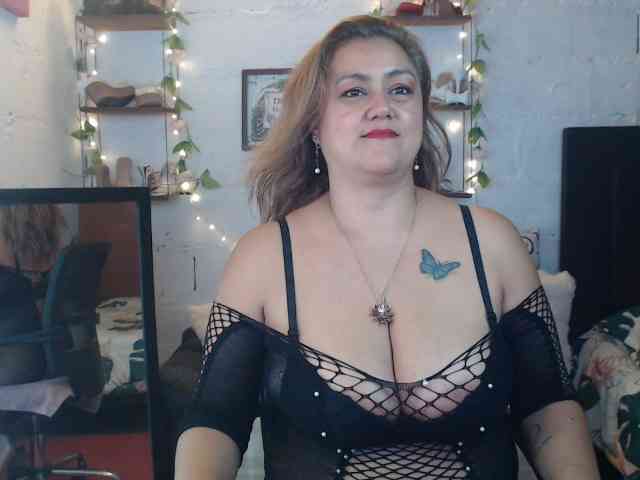 missrosariostepmoan webcam