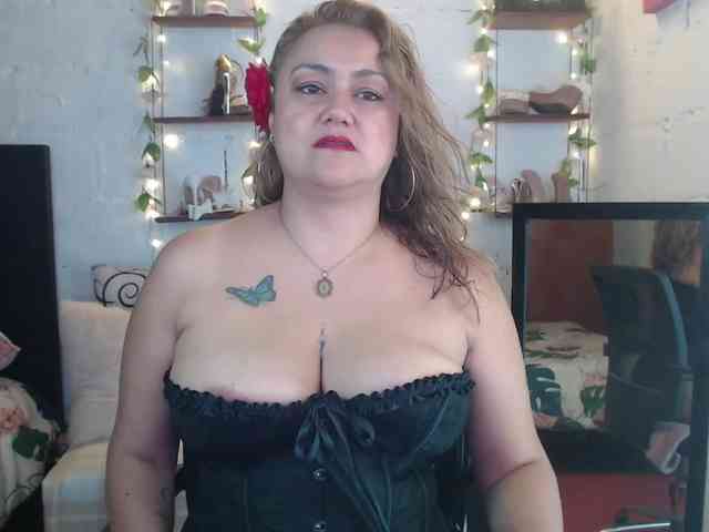 missrosariostepmoan webcam