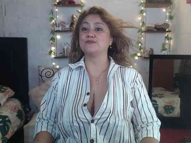 missrosariostepmoan webcam