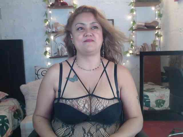 missrosariostepmoan webcam