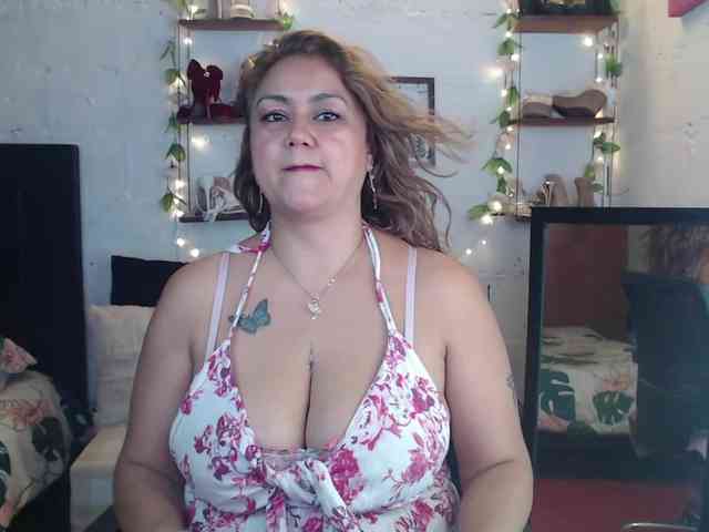 missrosariostepmoan webcam