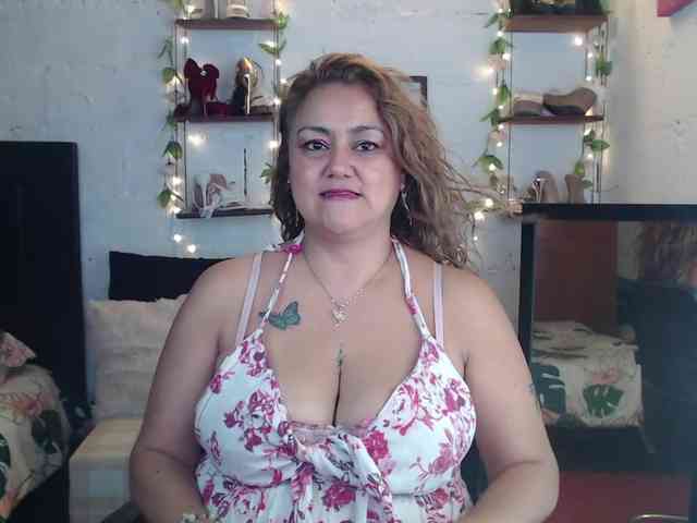 missrosariostepmoan webcam