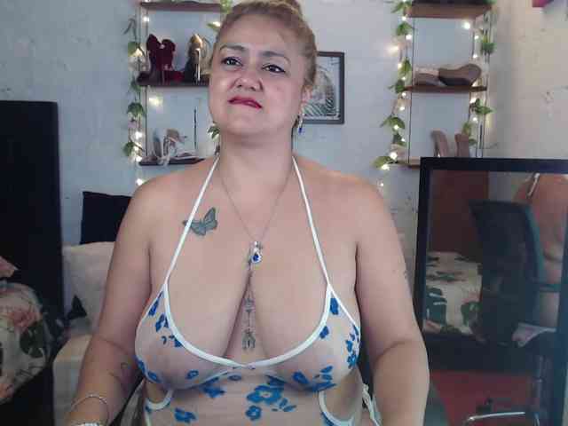 missrosariostepmoan webcam
