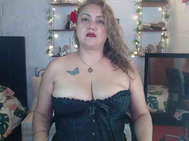 missrosariostepmoan webcam