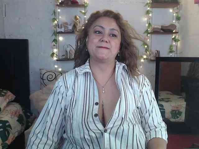 missrosariostepmoan webcam