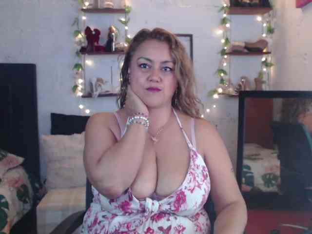 missrosariostepmoan webcam