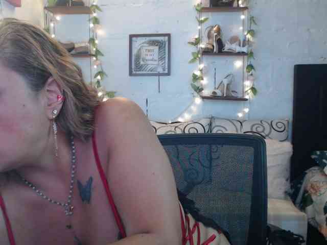 missrosariostepmoan webcam