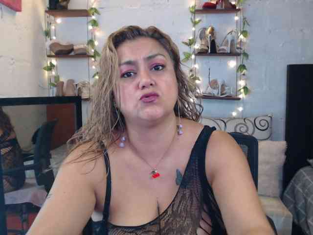 missrosariostepmoan webcam