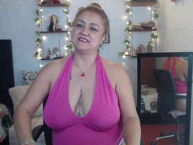 missrosariostepmoan webcam