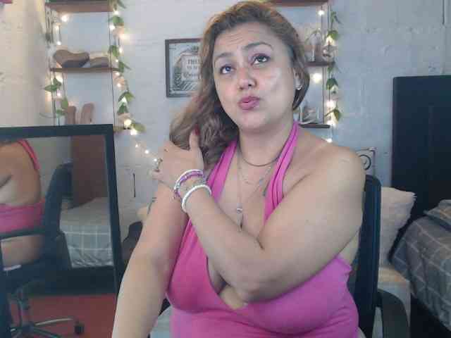 missrosariostepmoan webcam